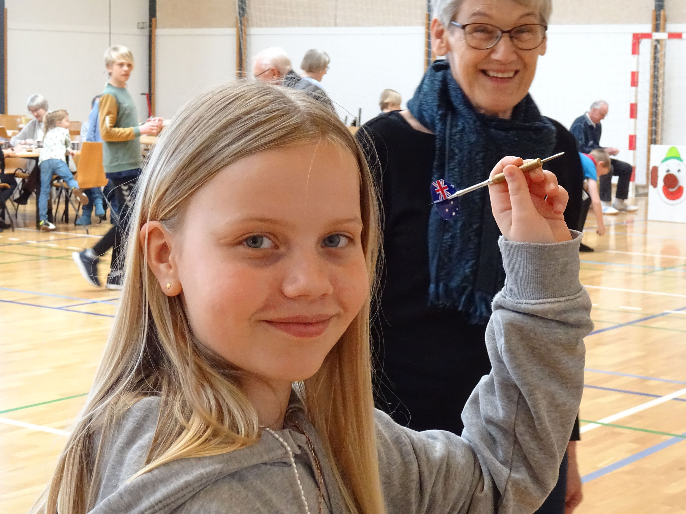 2023-b-rneb-rn-og-bedstefor-ldrelejr-p-bl-kilde-efterskole
